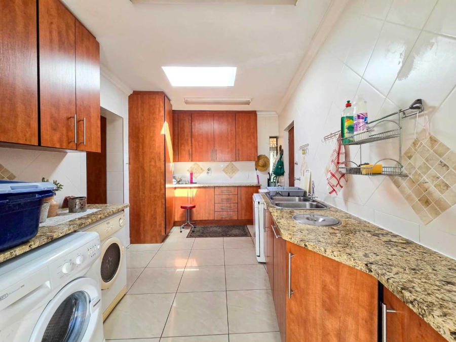 4 Bedroom Property for Sale in Stilbaai Wes Western Cape